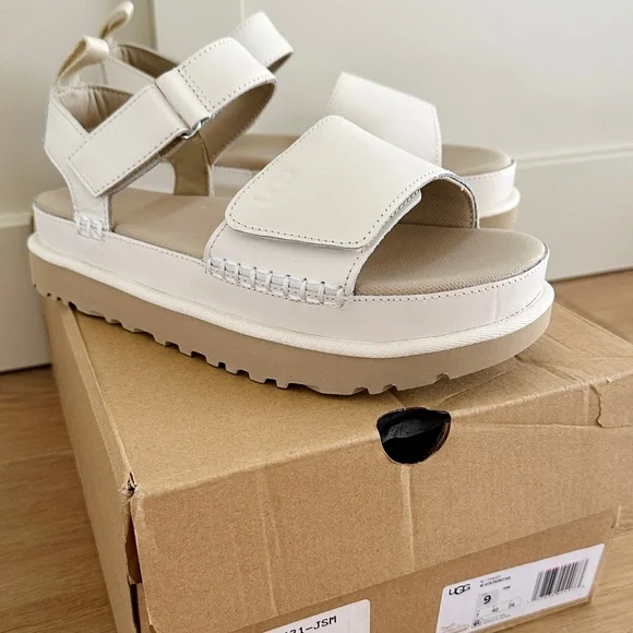NWT UGG Goldenstar Sandals in Jasmine - off white size 9 - Picture 1 of 8